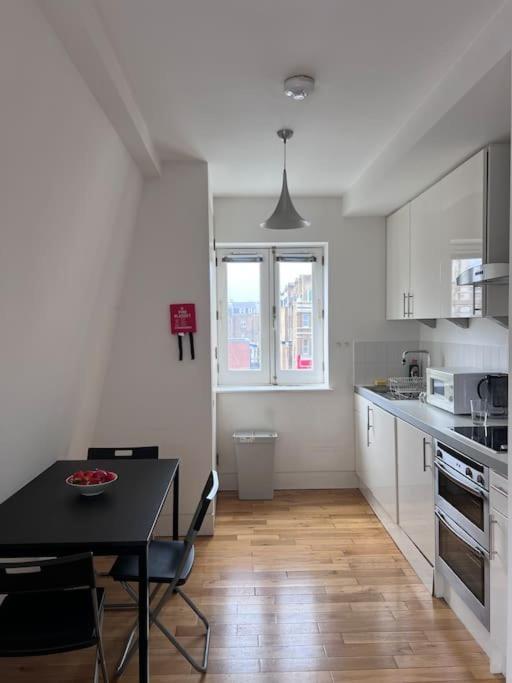 Central , Bright And Modern Flat Up To 4 People London Kültér fotó